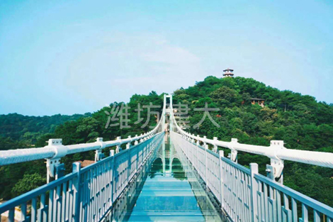 玻璃吊桥