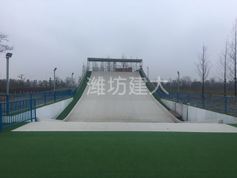 四季滑草